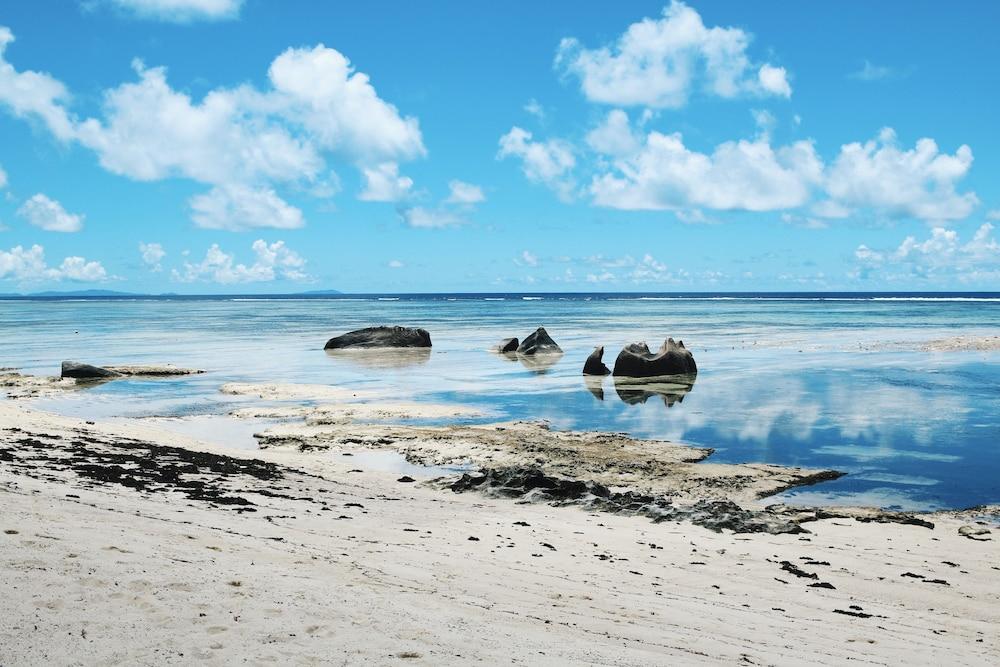 Crown Beach Hotel Seychelles Pointe Au Sel Dış mekan fotoğraf