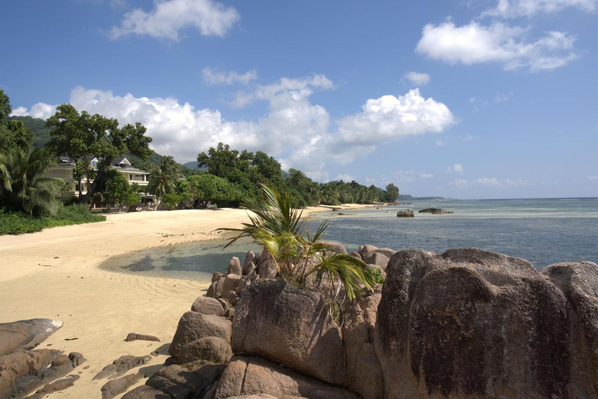 Crown Beach Hotel Seychelles Pointe Au Sel Dış mekan fotoğraf