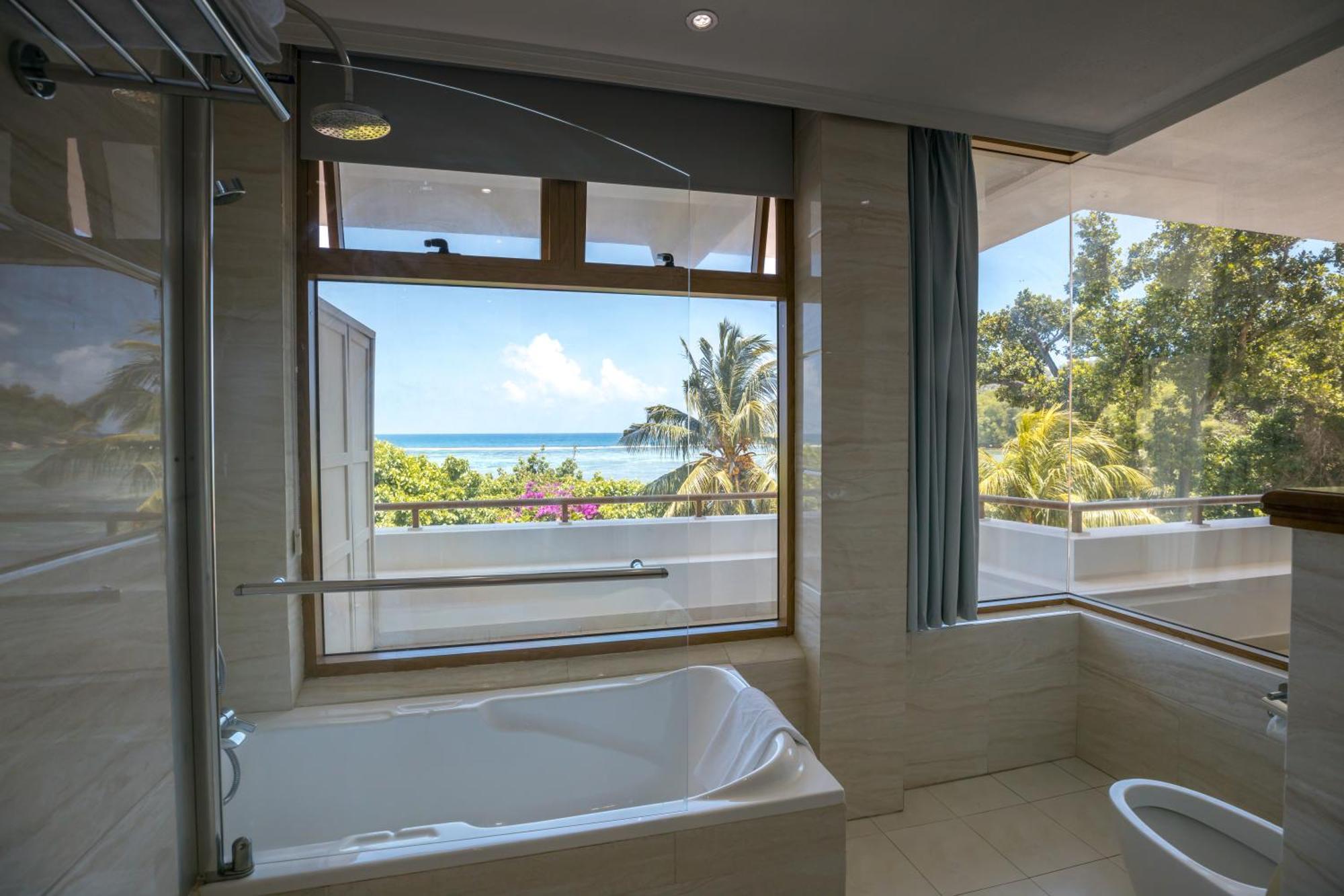 Crown Beach Hotel Seychelles Pointe Au Sel Dış mekan fotoğraf