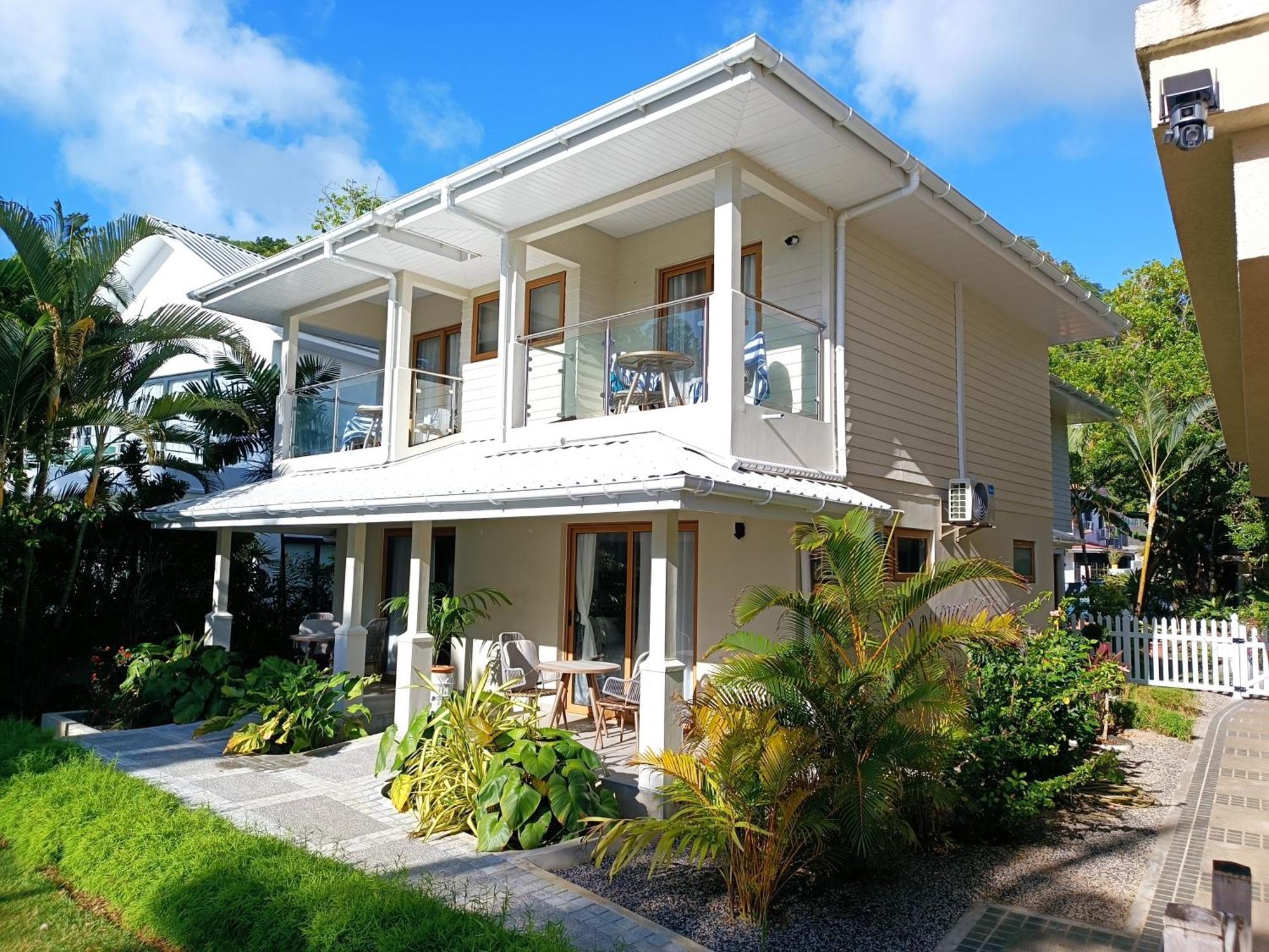 Crown Beach Hotel Seychelles Pointe Au Sel Dış mekan fotoğraf