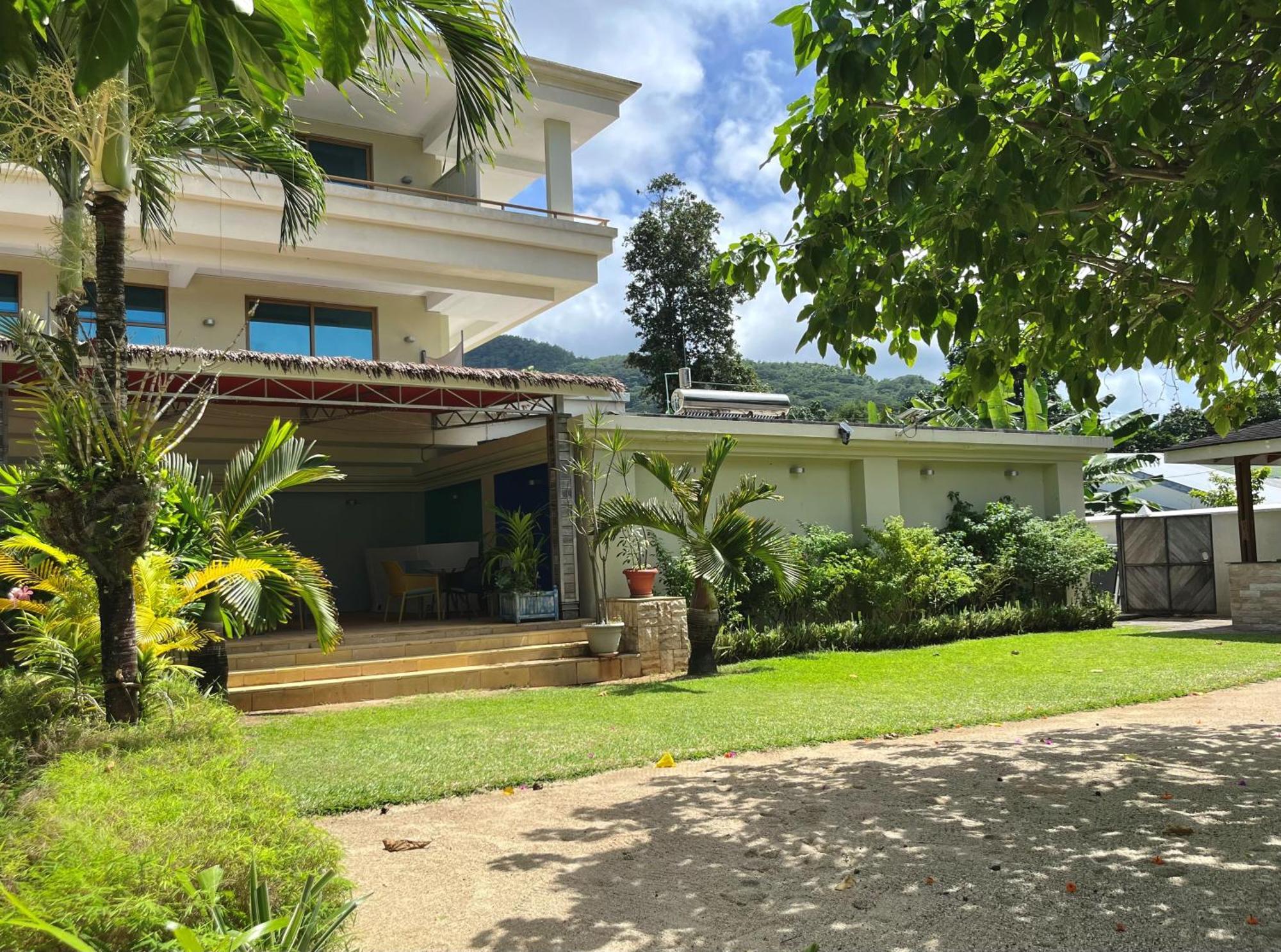 Crown Beach Hotel Seychelles Pointe Au Sel Dış mekan fotoğraf